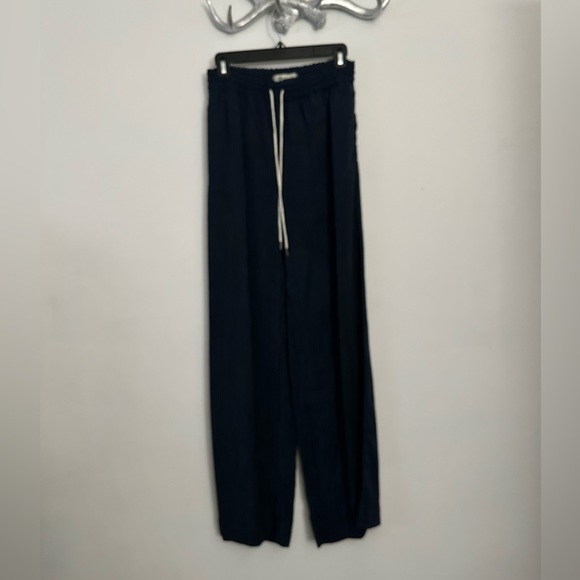 Madewell Pull On Pants in Hattie Stripe Navy Seen On Daisy Ridley Runs Big - Picture 5 of 8